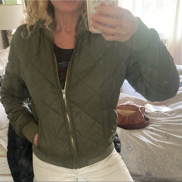 Outerwear light puffer jacket size 2 - Picture 2 of 8